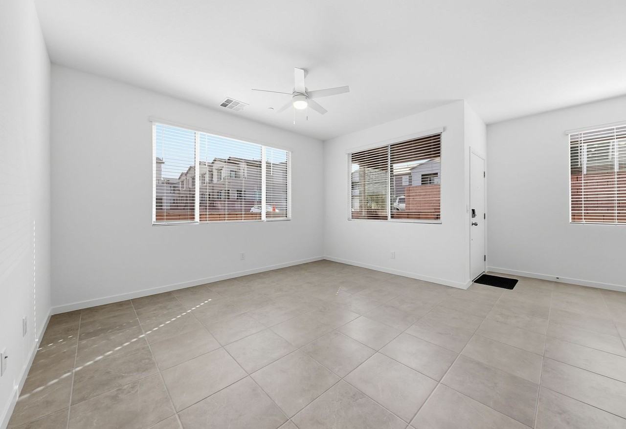 1531 Layla Crossing Ave - Photo 7 of 43