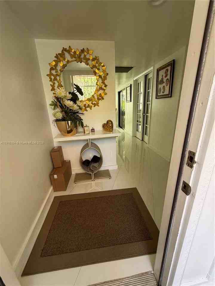 13198 Southwest 10th Terrace Drive - Photo 4 of 19