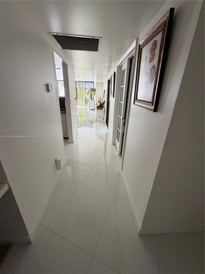 13198 Southwest 10th Terrace Drive - Photo 5 of 19