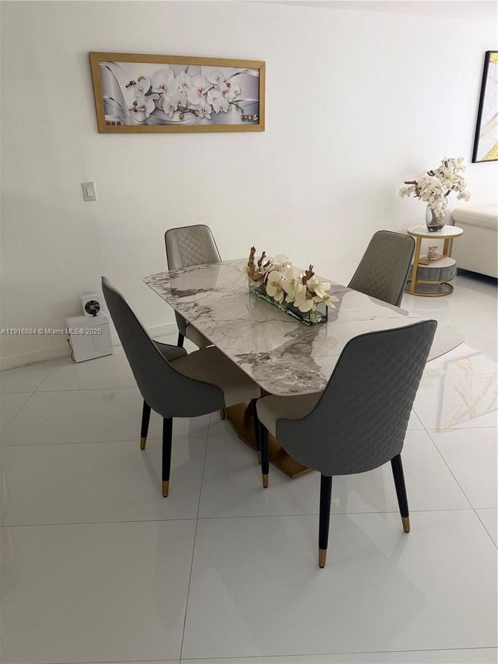 13198 Southwest 10th Terrace Drive - Photo 6 of 19