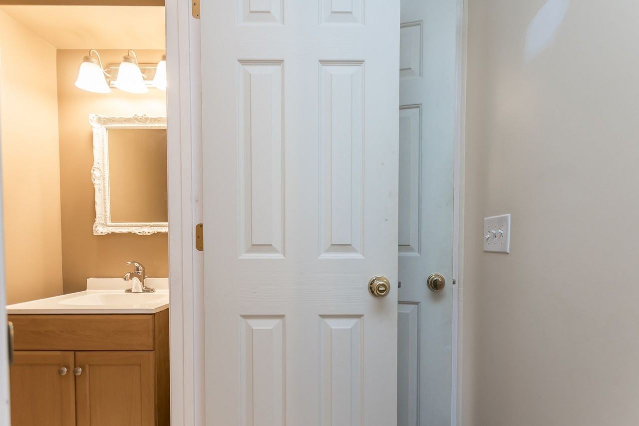 213 Emerson Lane - Photo 4 of 28