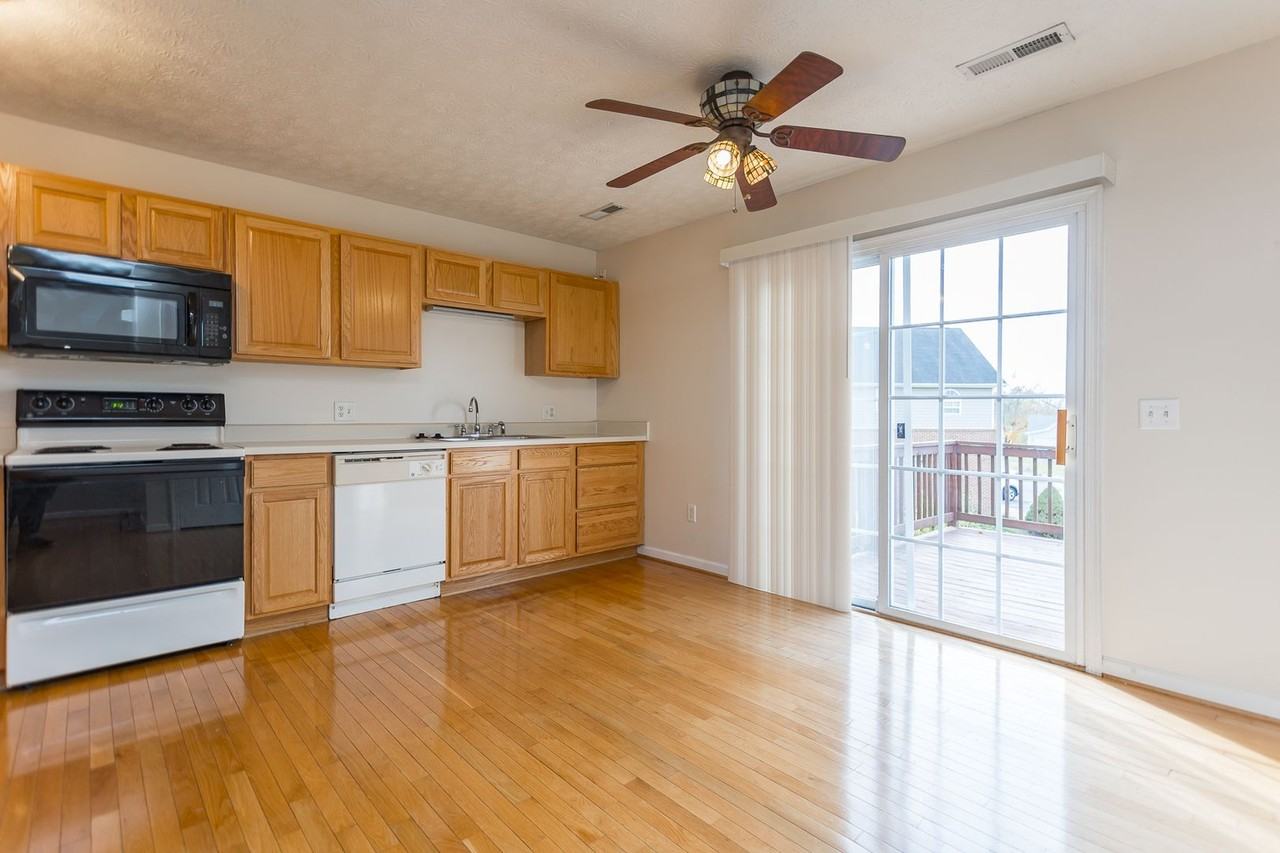 213 Emerson Lane - Photo 6 of 28