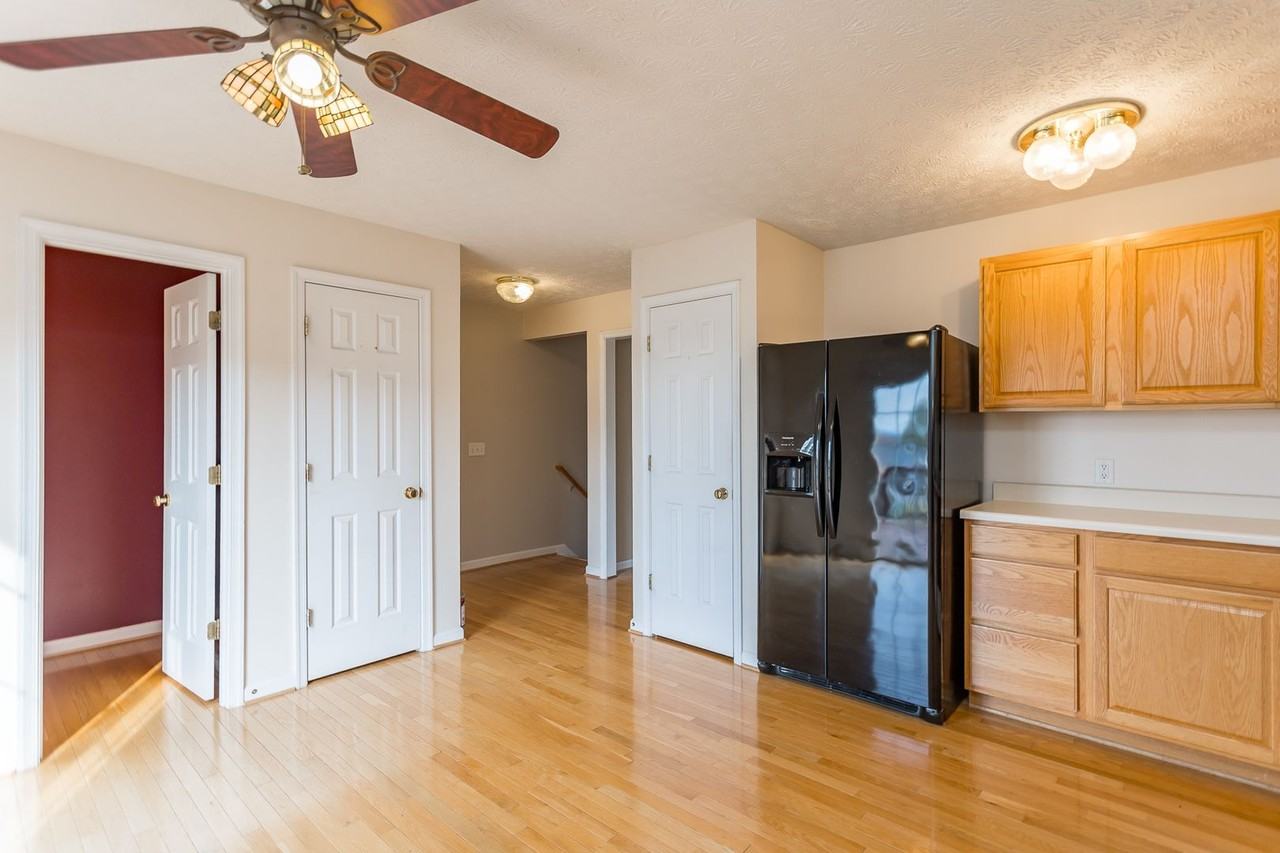 213 Emerson Lane - Photo 7 of 28