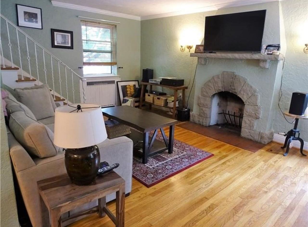 243 Pennsylvania Blvd - Photo 2 of 7