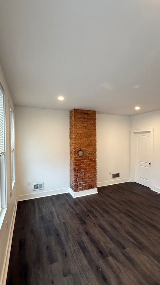 216 Church St - Photo 2 of 23