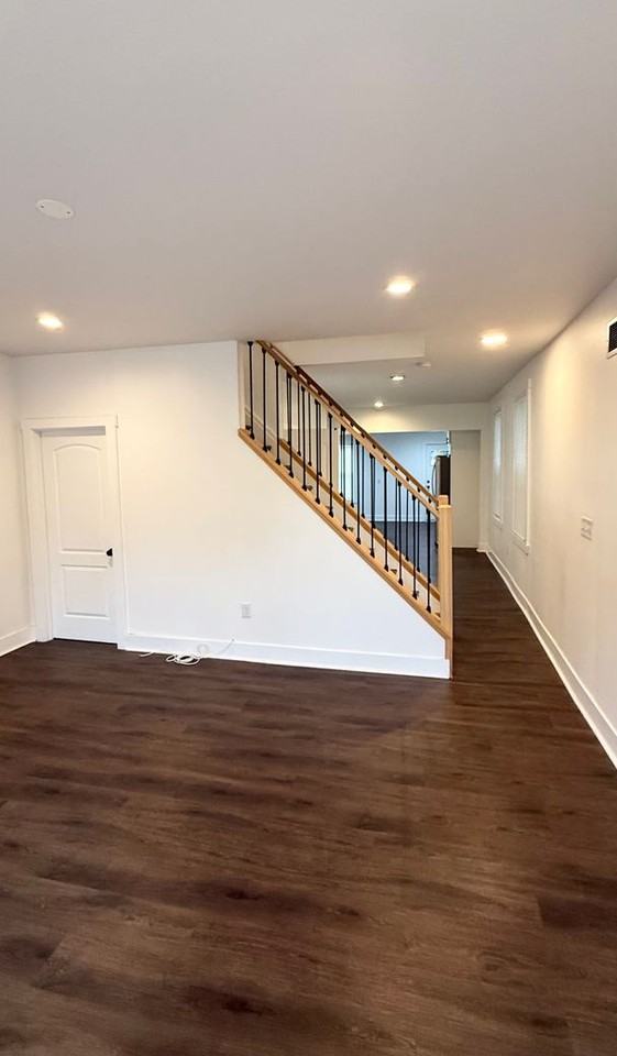 216 Church St - Photo 4 of 23