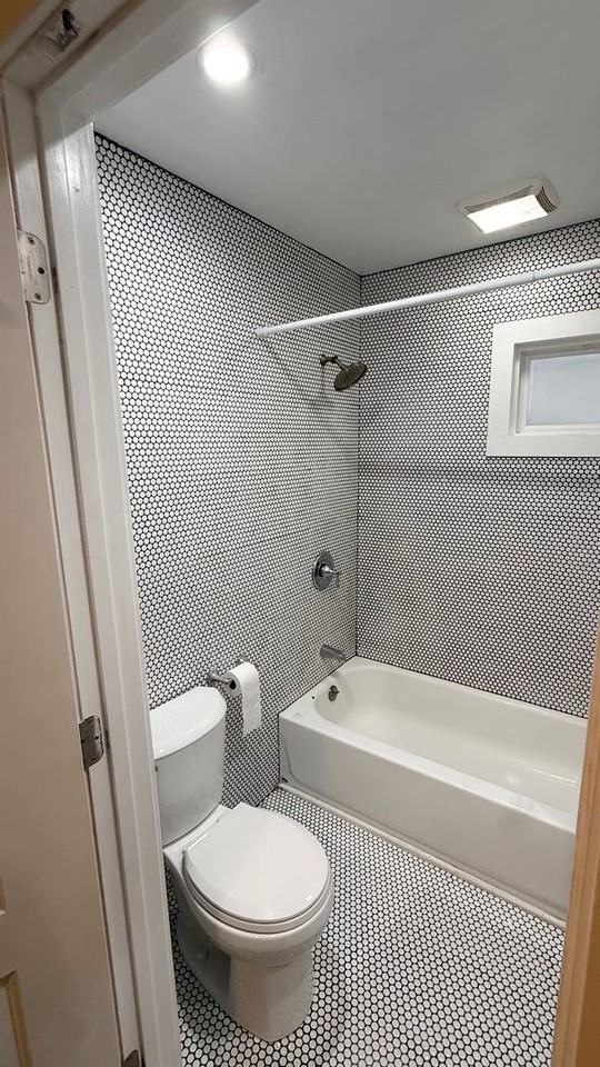 216 Church St - Photo 7 of 23