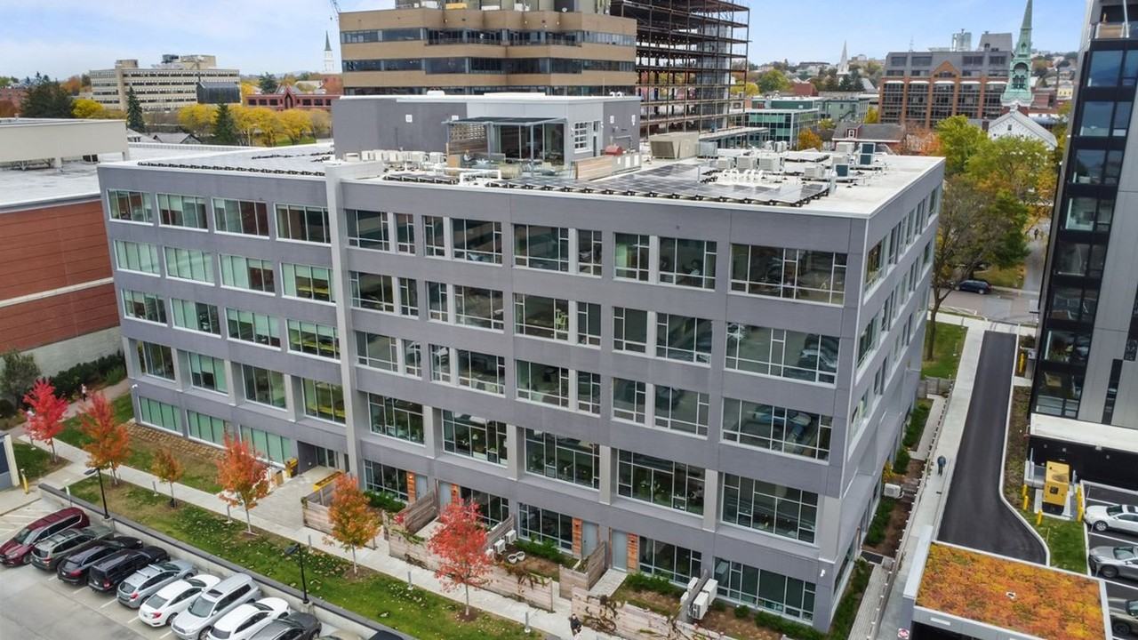 Nedde/Bank, LLC, 77 RESIDENCES - Photo 4 of 17