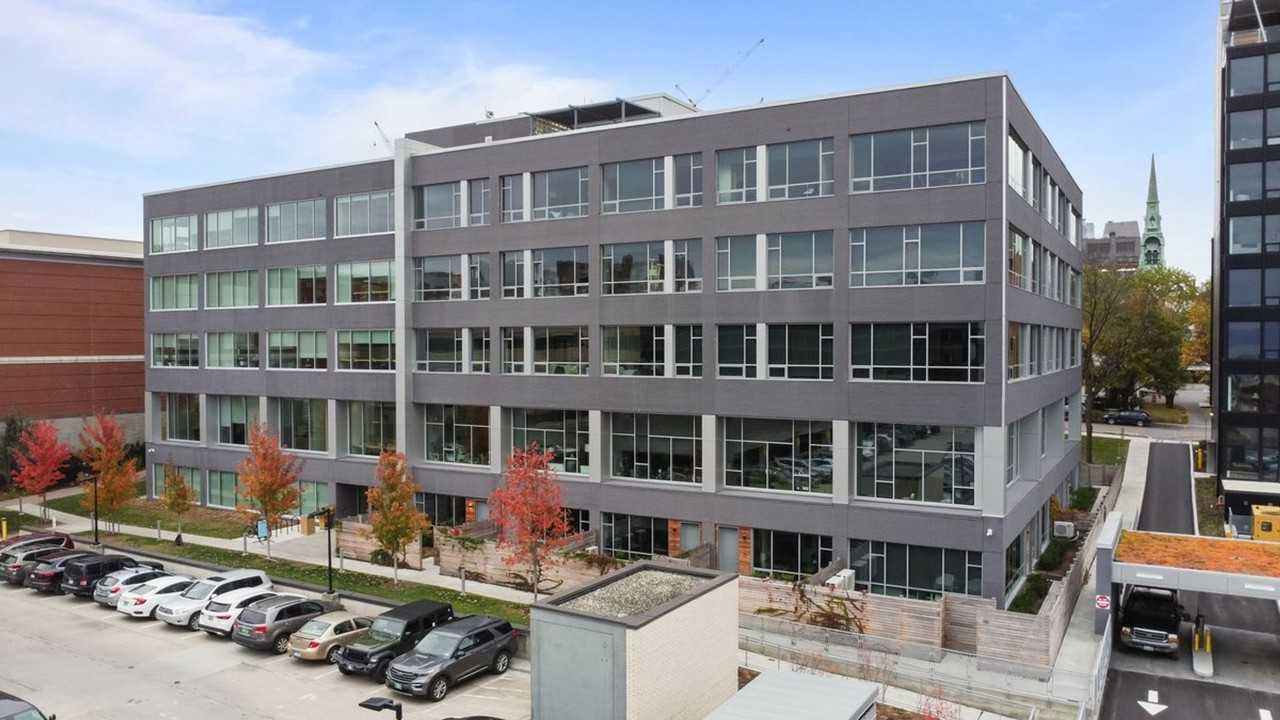 Nedde/Bank, LLC, 77 RESIDENCES - Photo 5 of 17