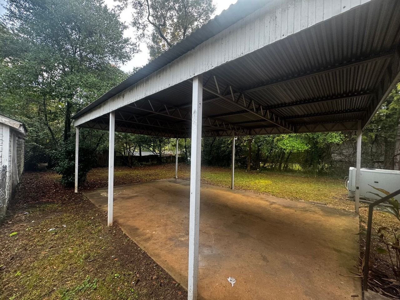 2242 Brewton St - Photo 4 of 20