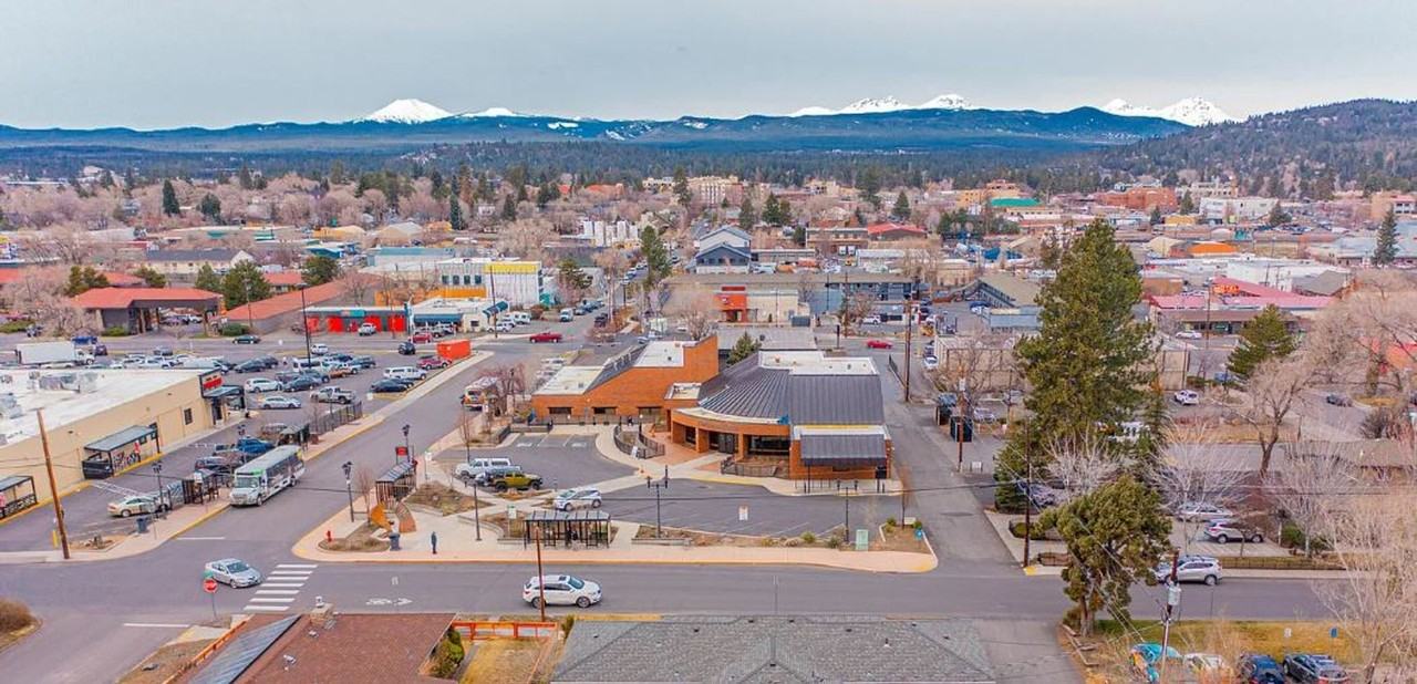 824 Ne 4th St - Photo 3 of 22