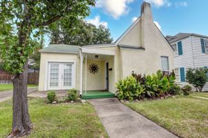 featured image of 2106 Laurel Street