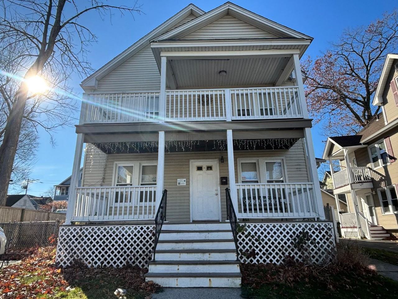 1 Flora St - Photo 4 of 24