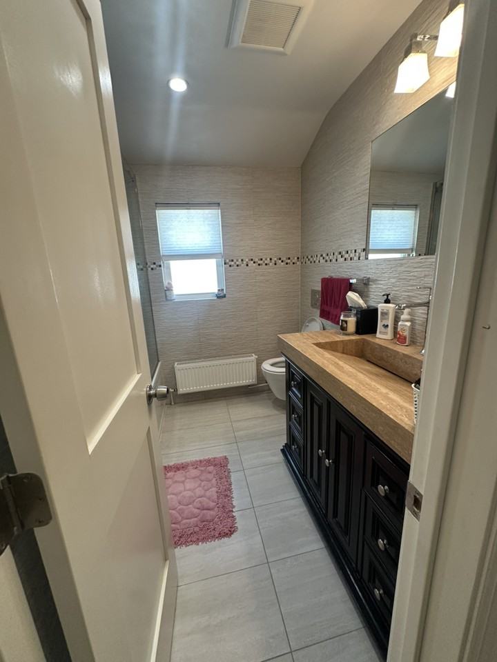 211 Milton Ave - Photo 5 of 15