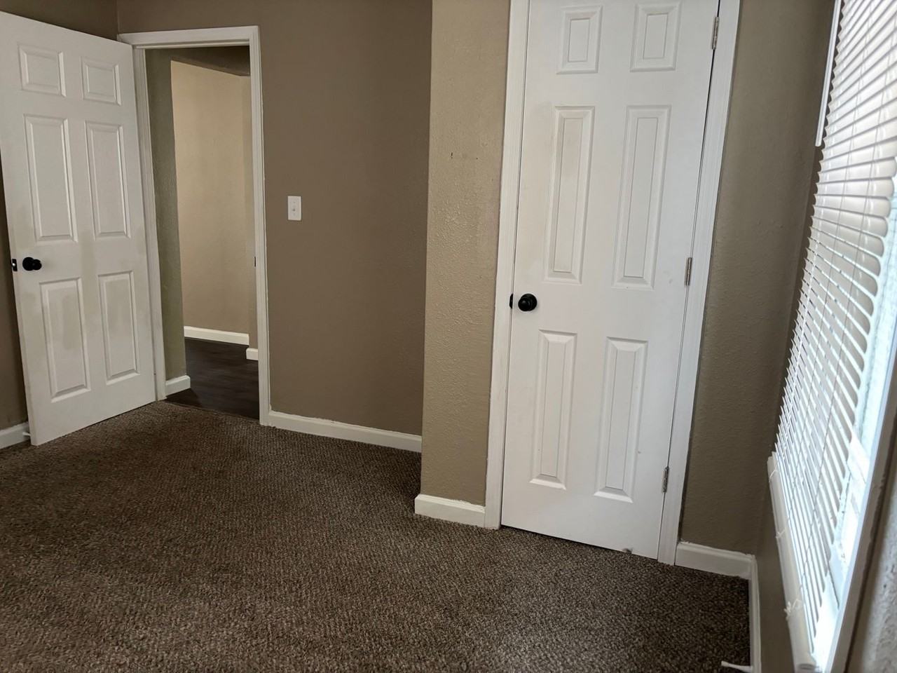 1816 W Scott St - Photo 5 of 18