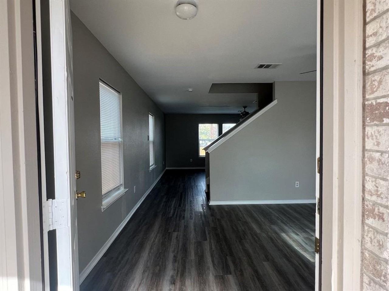 13120 Dearbonne Dr - Photo 3 of 40