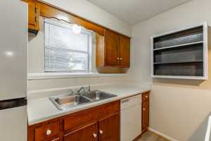 featured image of 8 Knollwood Drive