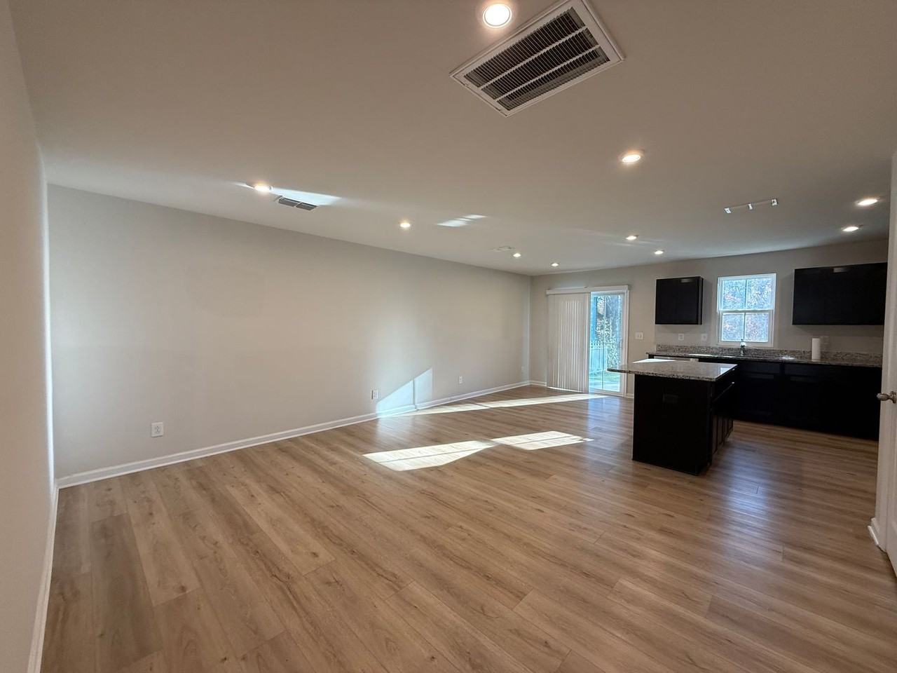 1529 39th Avenue Loop Ne - Photo 5 of 38