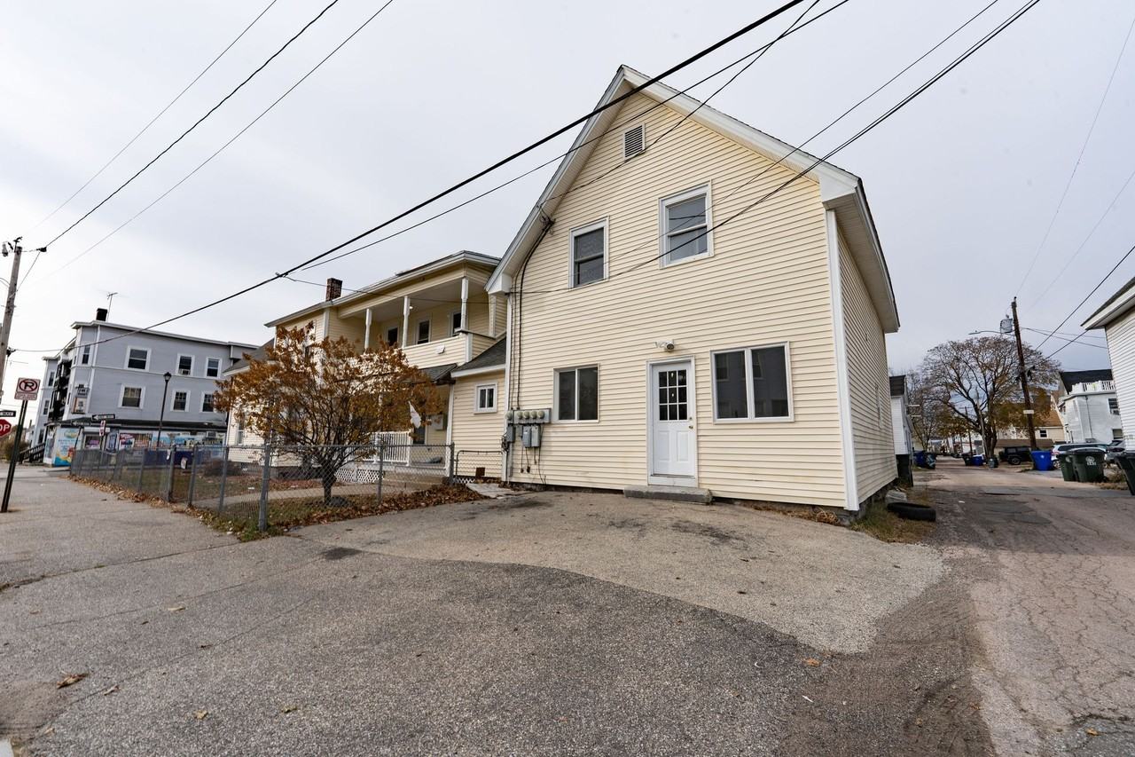 Lincoln (442) - Photo 5 of 6