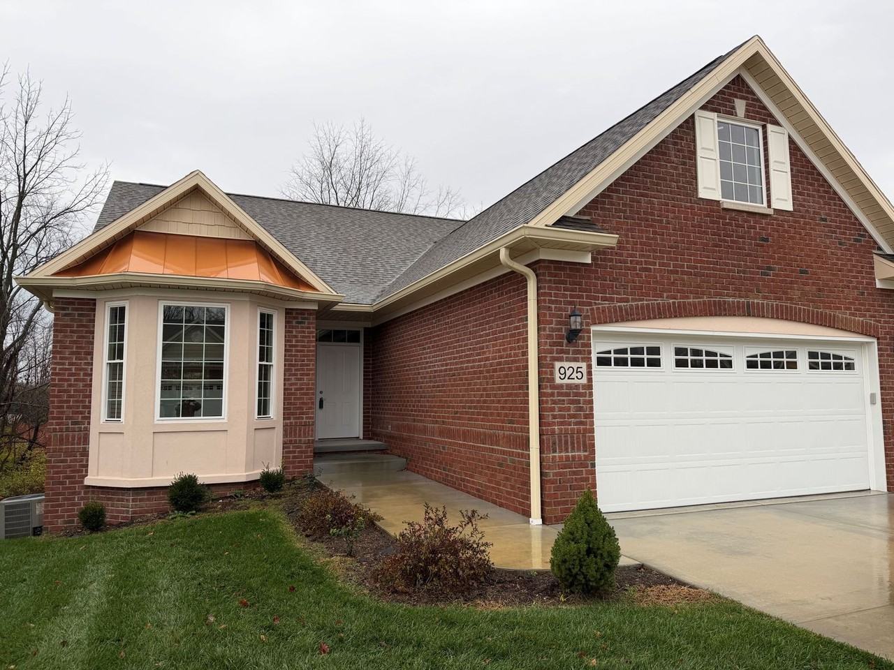 925 West Baywood Drive