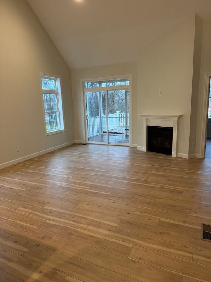 925 West Baywood Drive - Photo 2 of 15