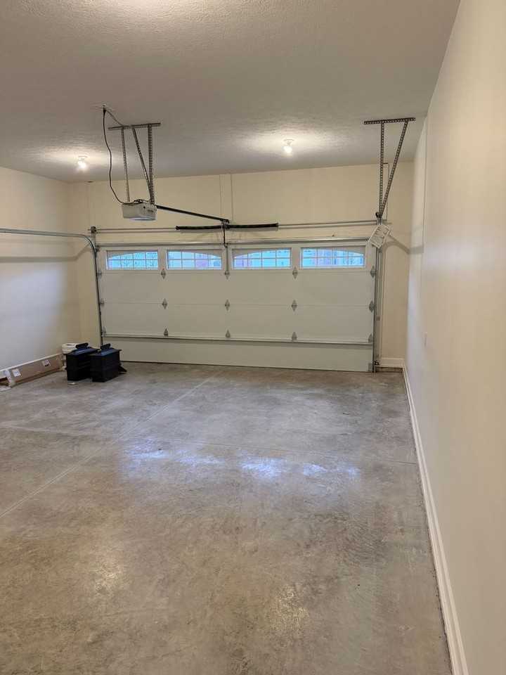 925 West Baywood Drive - Photo 4 of 15