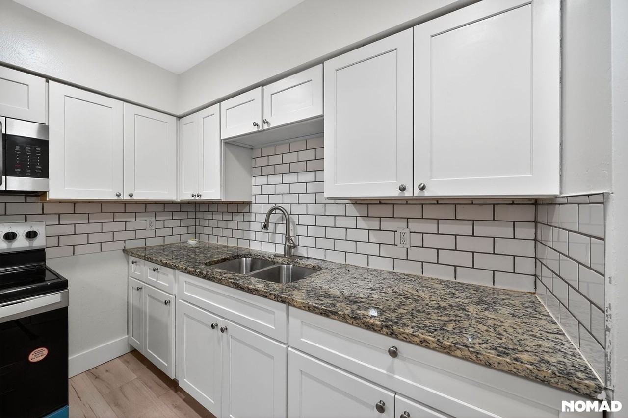 2510 Normont Circle - Photo 3 of 32