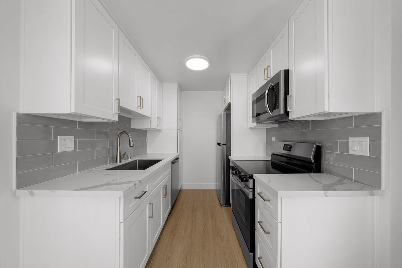 University Crest Apartments - Photo 6 of 37