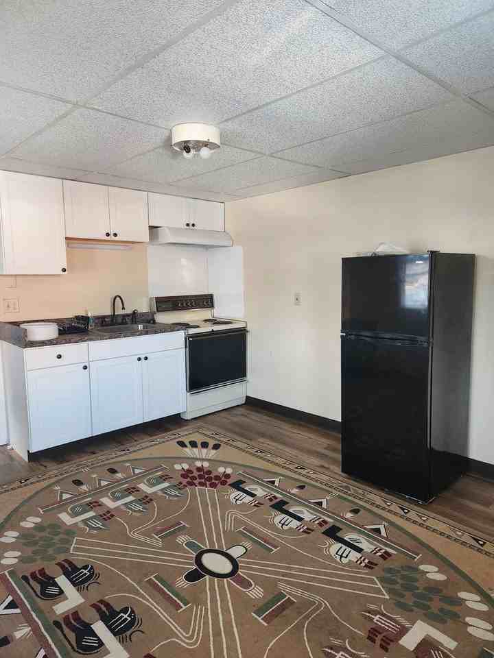 125 East King Street #2R - Photo 2 of 6