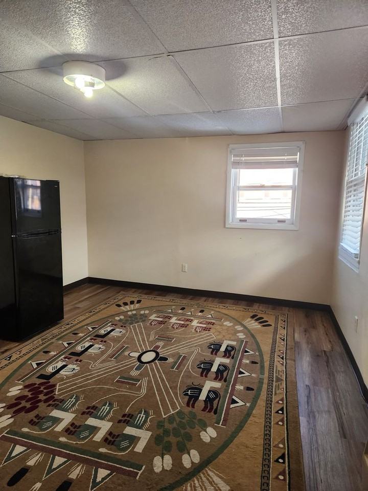 125 East King Street #2R - Photo 3 of 6