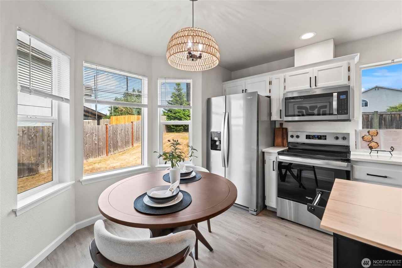 17525 90th Ave E - Photo 7 of 25