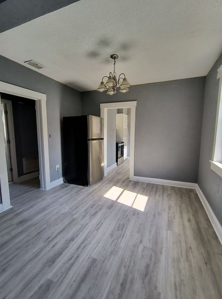 1730 Broxey Ct Ne - Photo 7 of 10