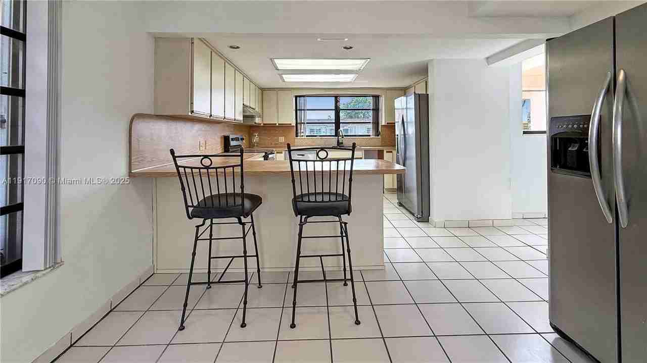 8877 Sw 36th St - Photo 3 of 22