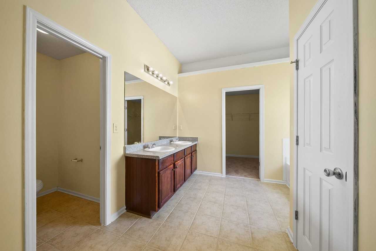 1152 Stepping Stone Ln - Photo 3 of 36