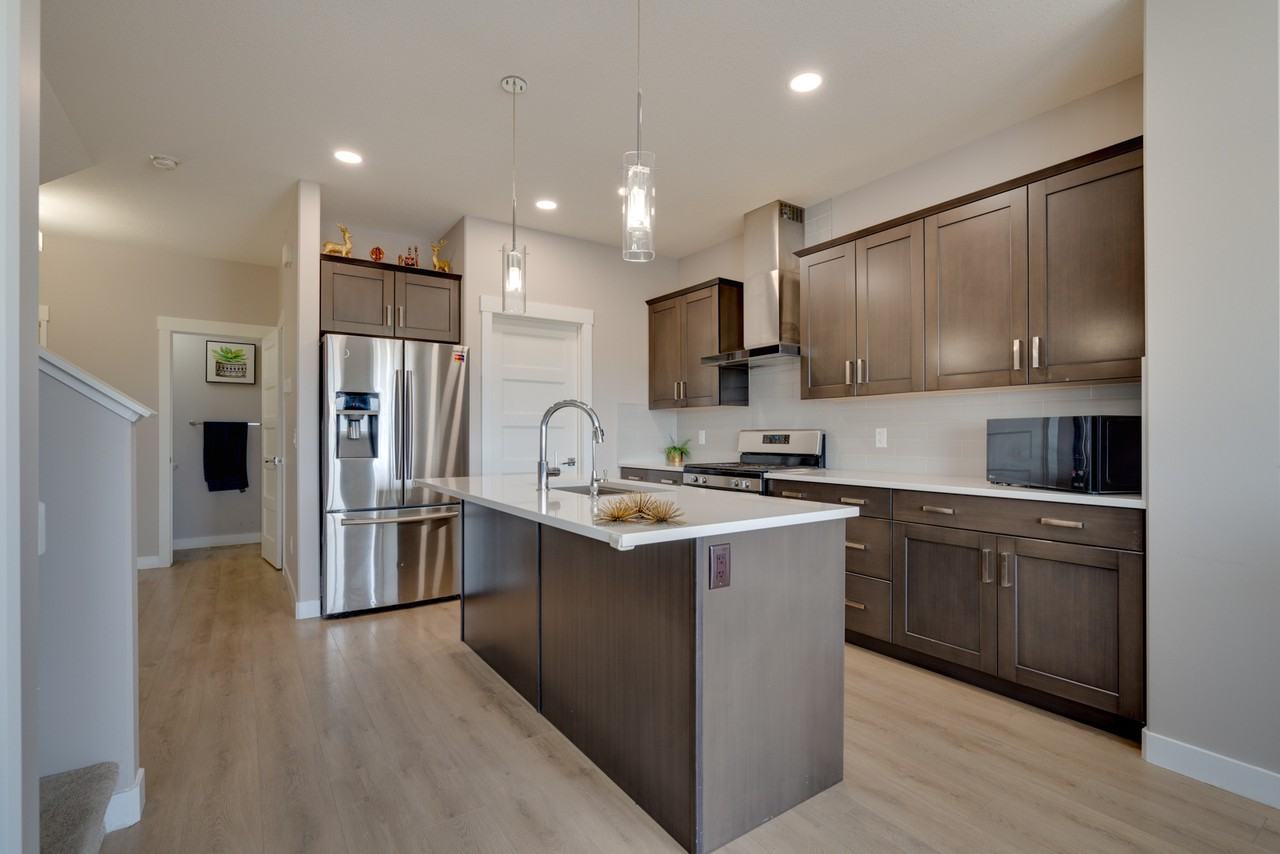 3850 Gee Crescent #1 - Photo 7 of 22