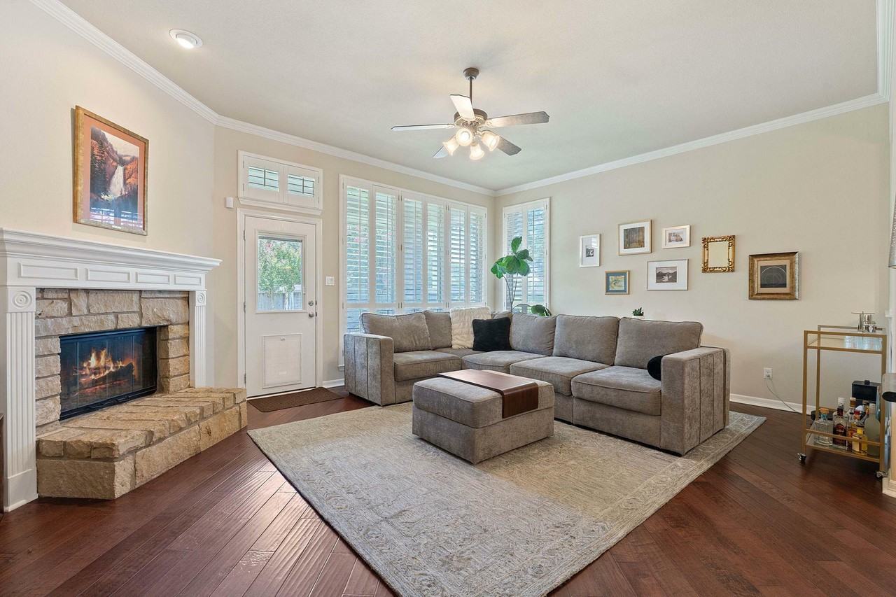 2634 Plantation Drive - Photo 3 of 32