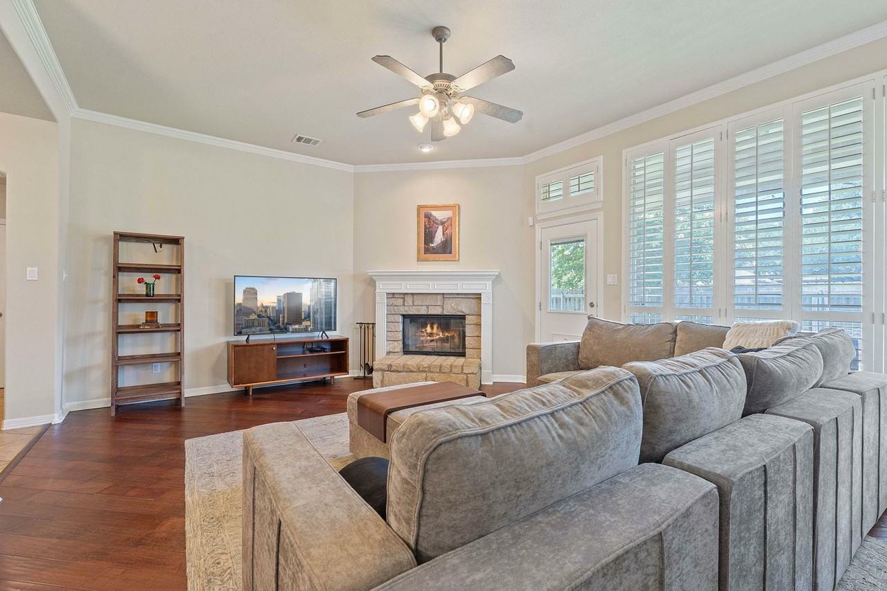 2634 Plantation Drive - Photo 4 of 32