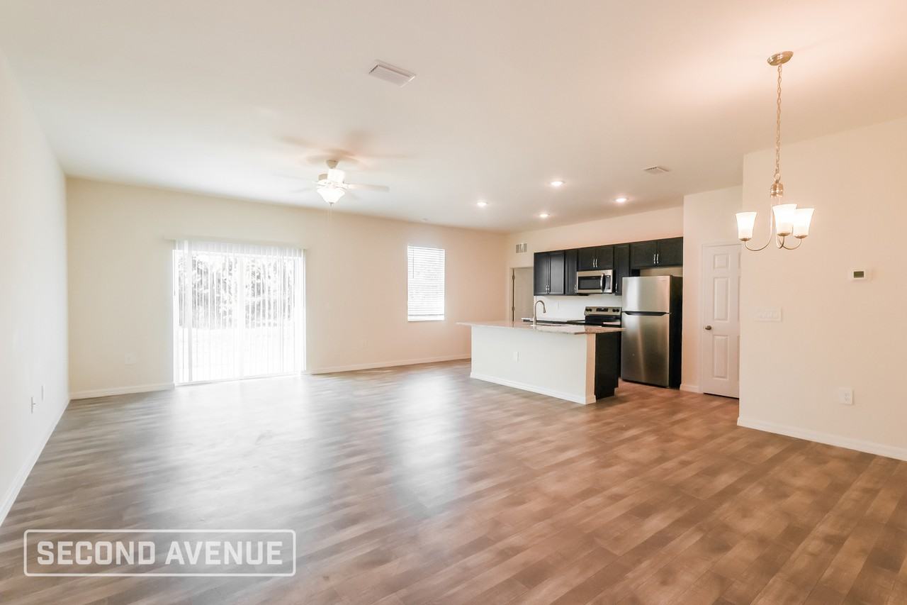 1493 Oregon Ln - Photo 6 of 27