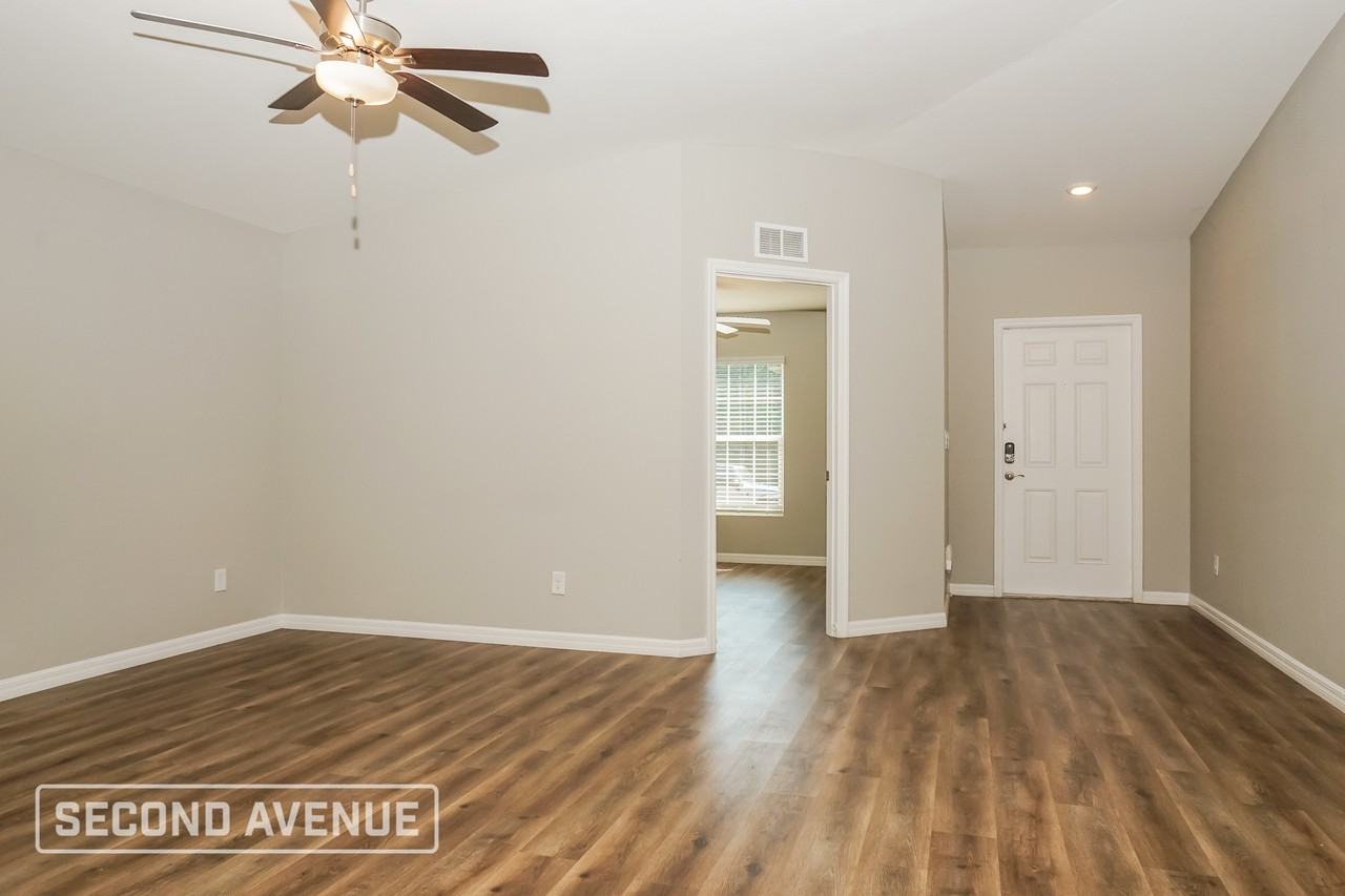 4764 Adderton Ave - Photo 4 of 28