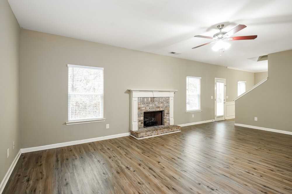 48 Crescent Ln - Photo 5 of 17