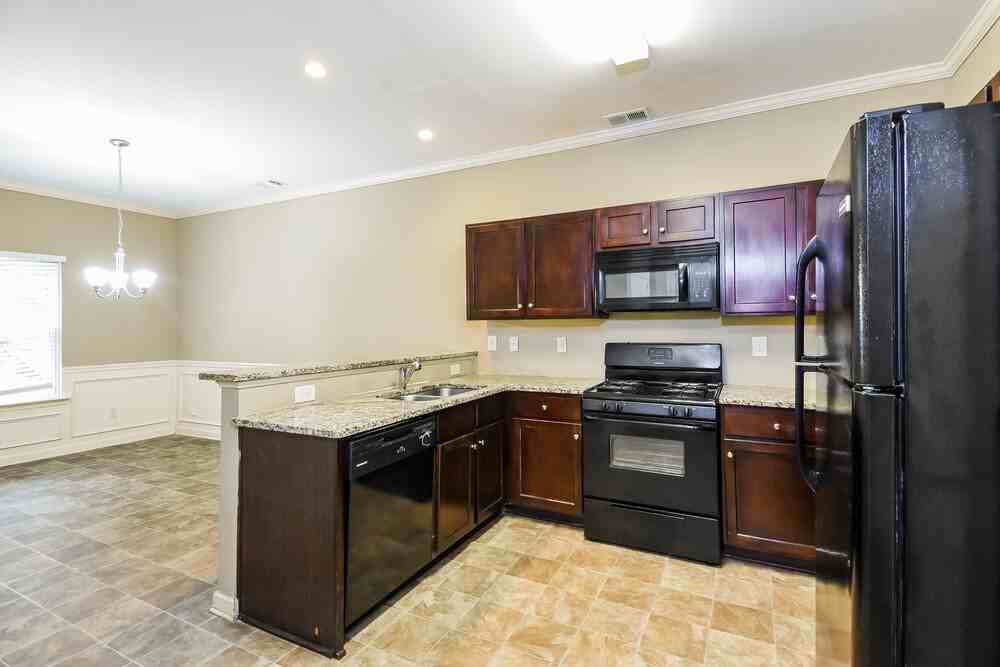 48 Crescent Ln - Photo 7 of 17