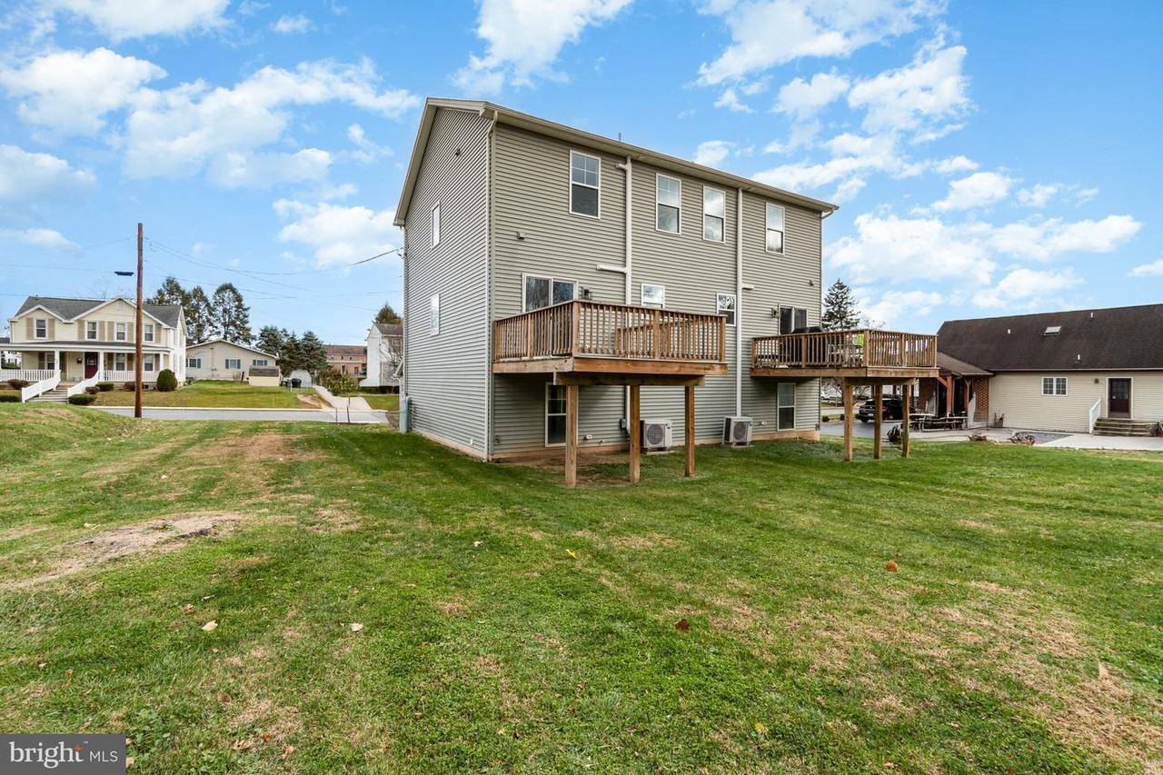 1134 Franklin St #1 - Photo 7 of 27