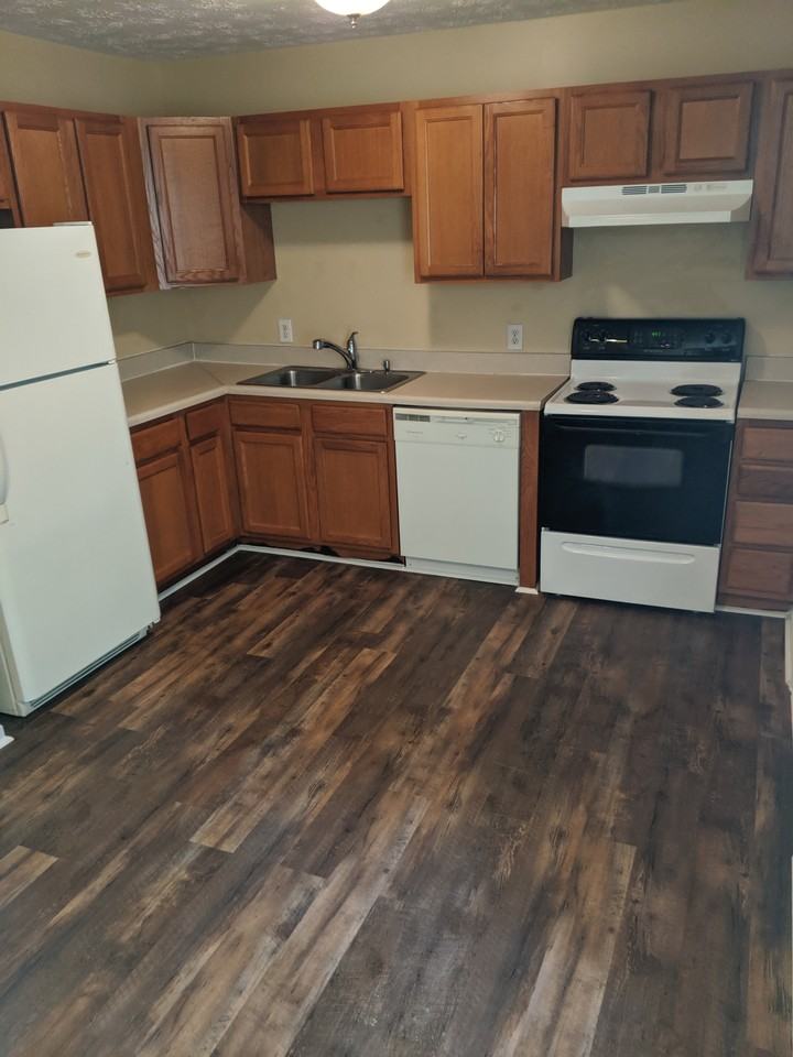 137 Carlton St #143 - Photo 4 of 11