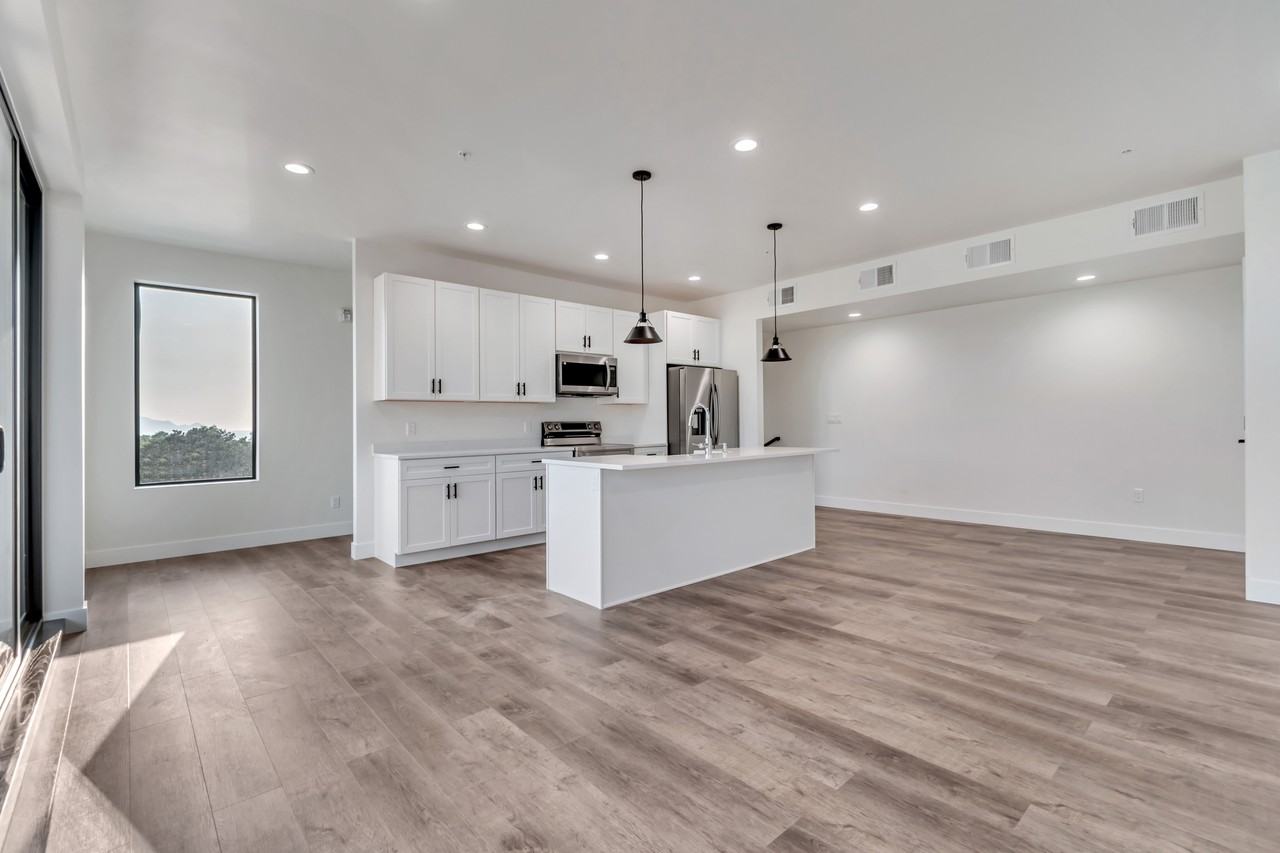 2769 E St #3 - Photo 3 of 18