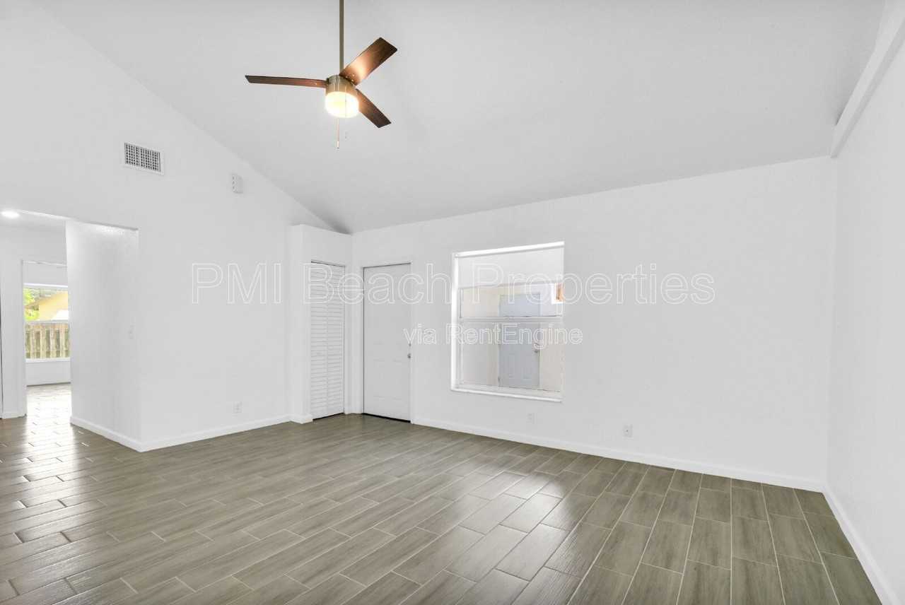 13998 Folkestone Cir - Photo 6 of 14