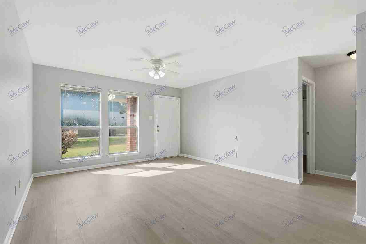 213 Joyce St #B - Photo 4 of 22