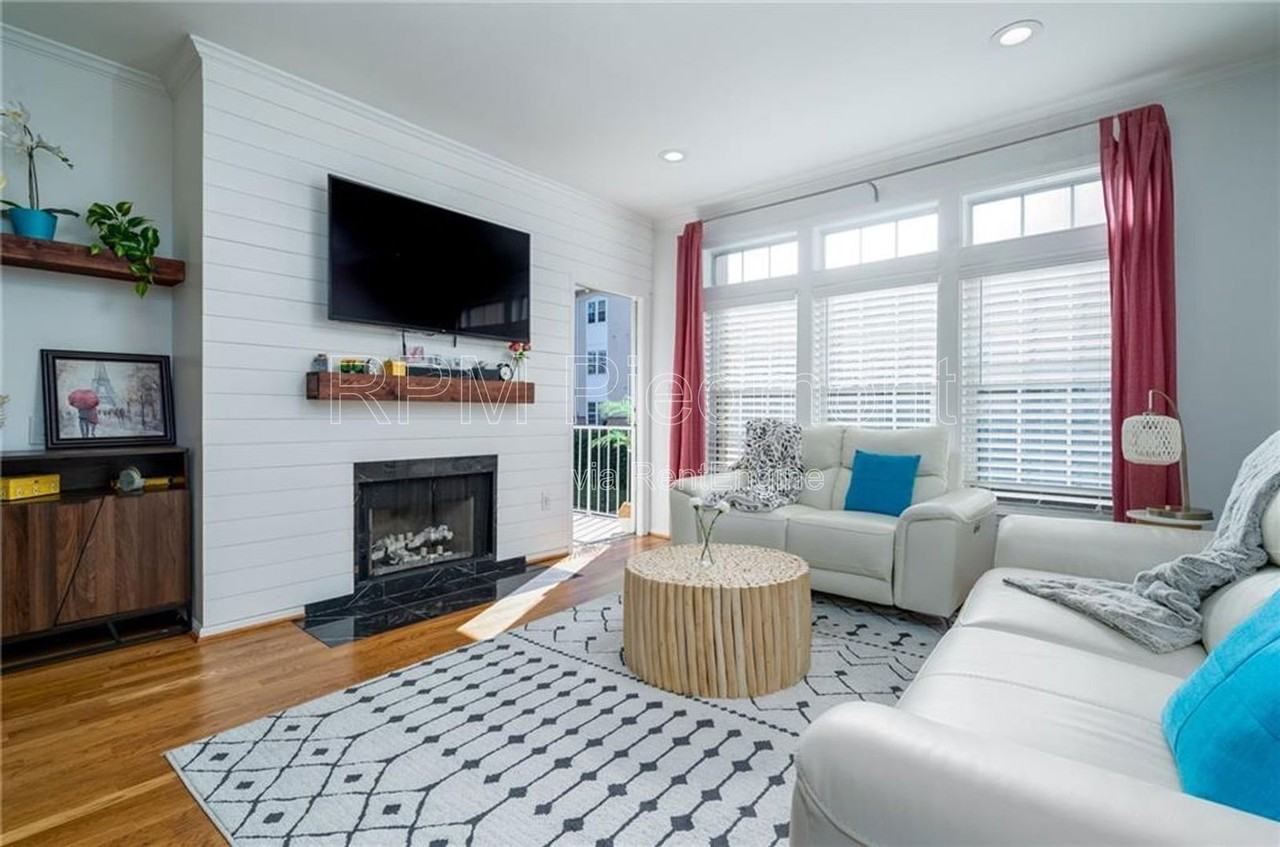 220 Renaissance Parkway Northeast #1207 - Photo 7 of 27