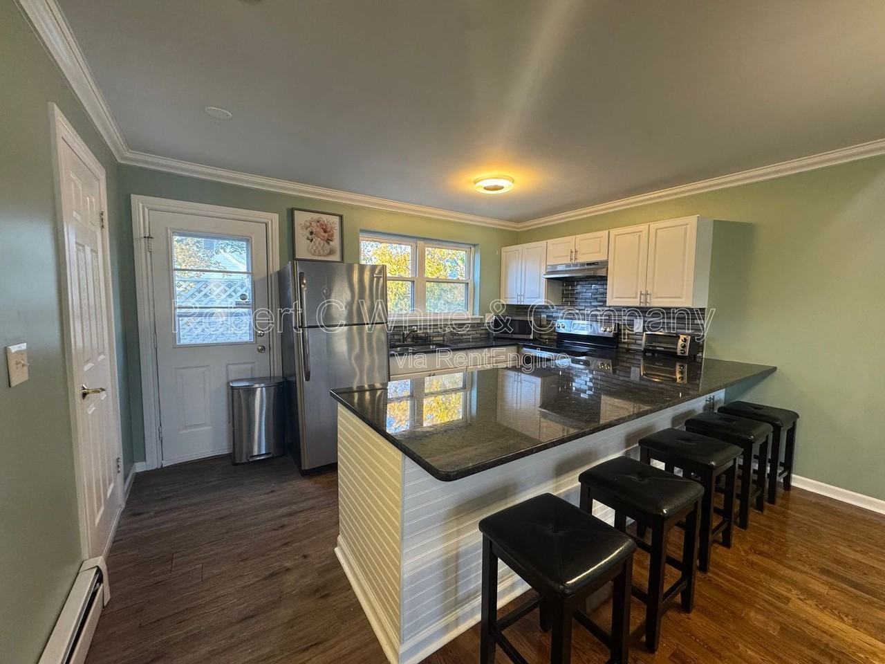 389 Lombard St #2 - Photo 2 of 9