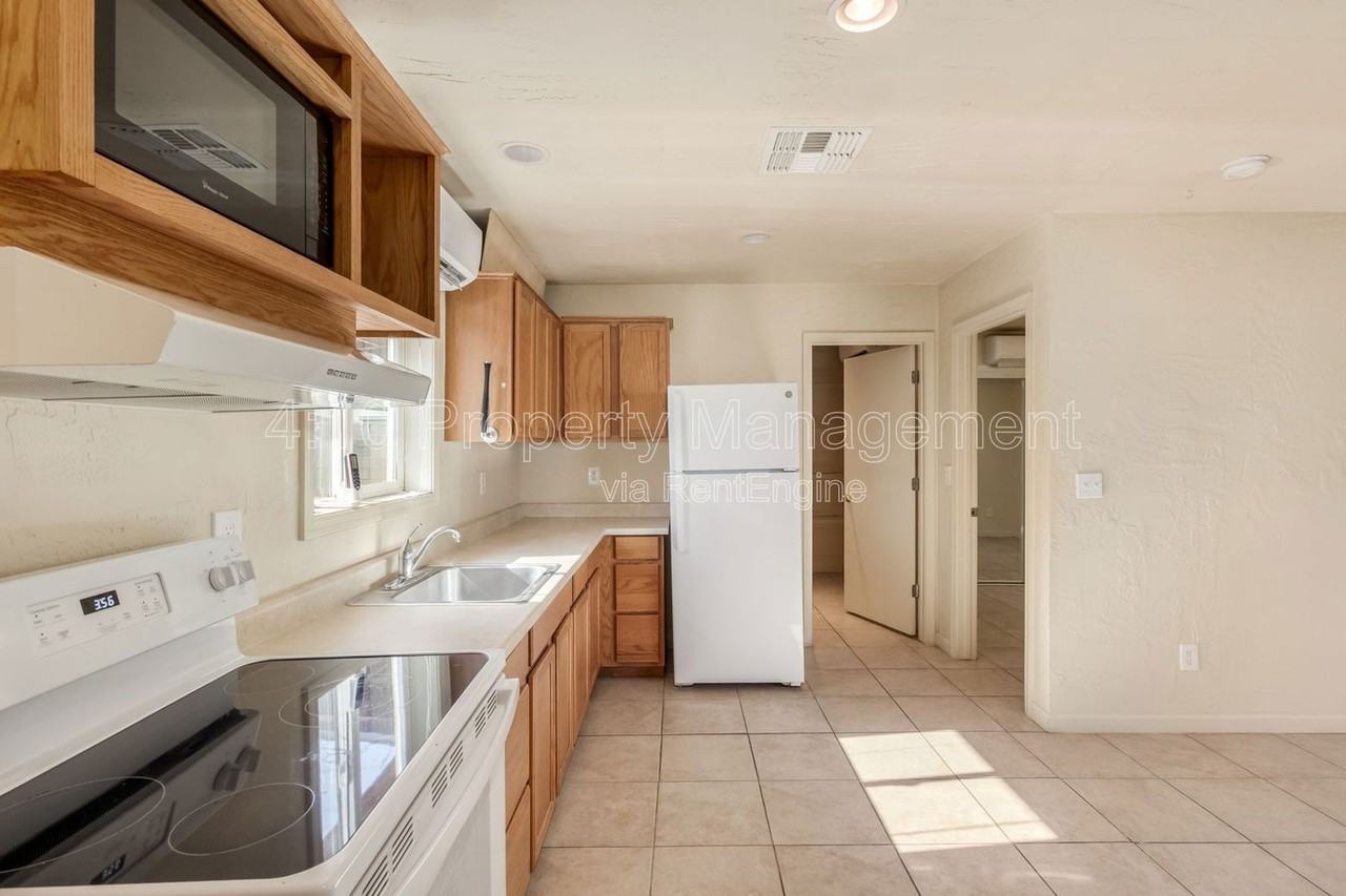 1626 W Taylor St #2 - Photo 7 of 16