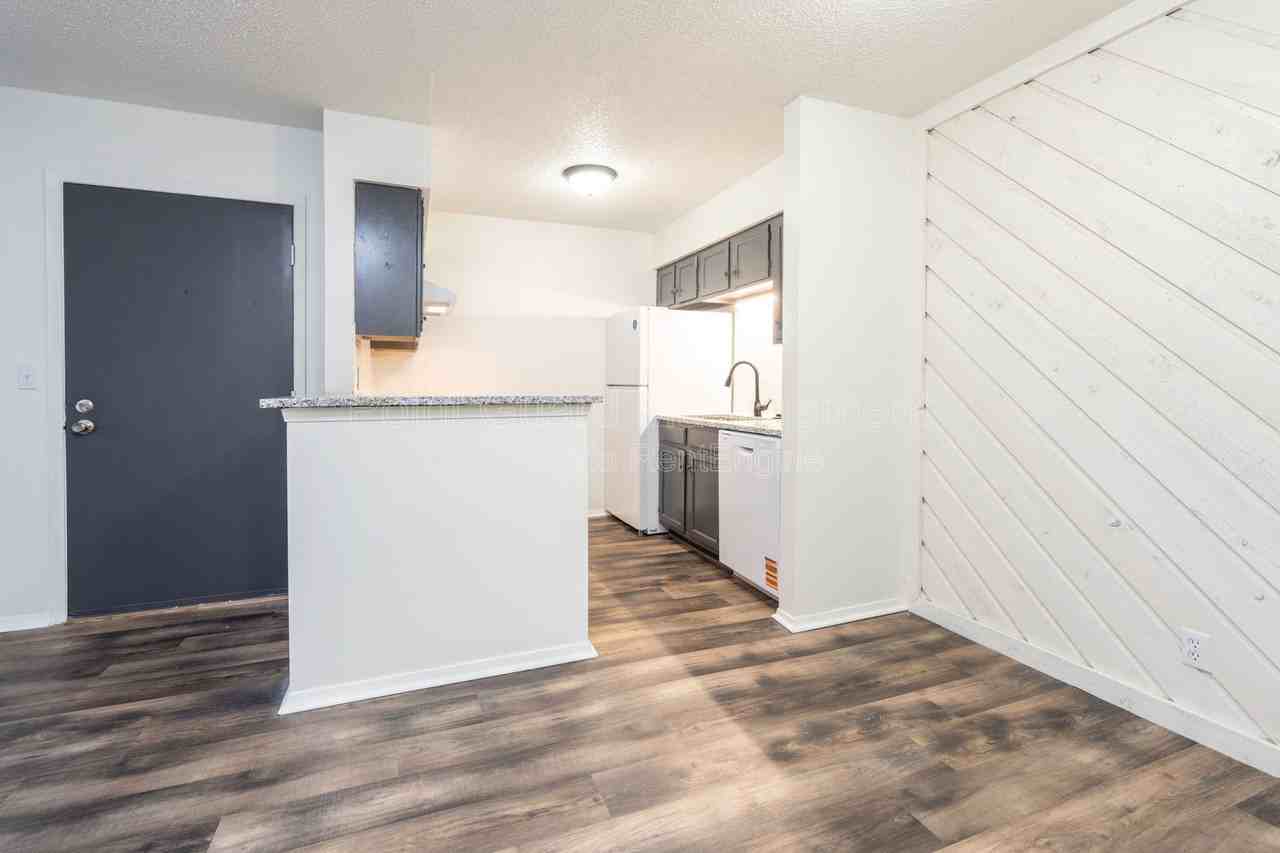 2810 North Charles Avenue #4